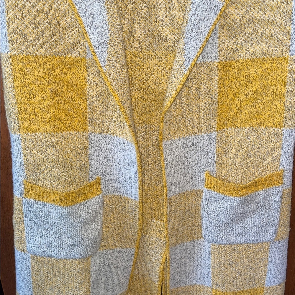 Monteau Mustard and Gray Knit Plaid Sweater Vest Size Medium - Picture 4 of 5